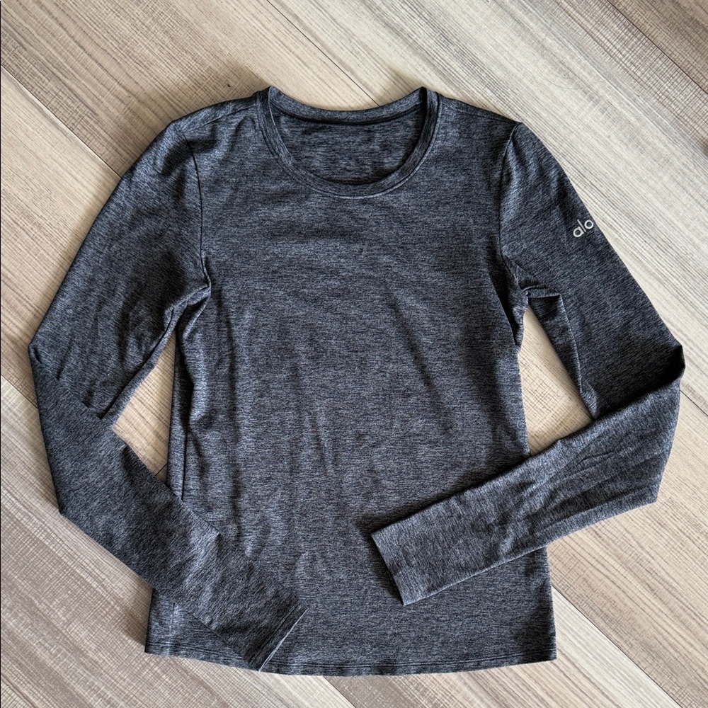 ALO Yoga Charcoal Long Sleeve Tee